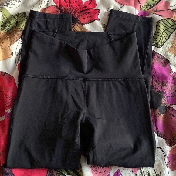 Lululemon Train Times Crop - Picture 6 of 9